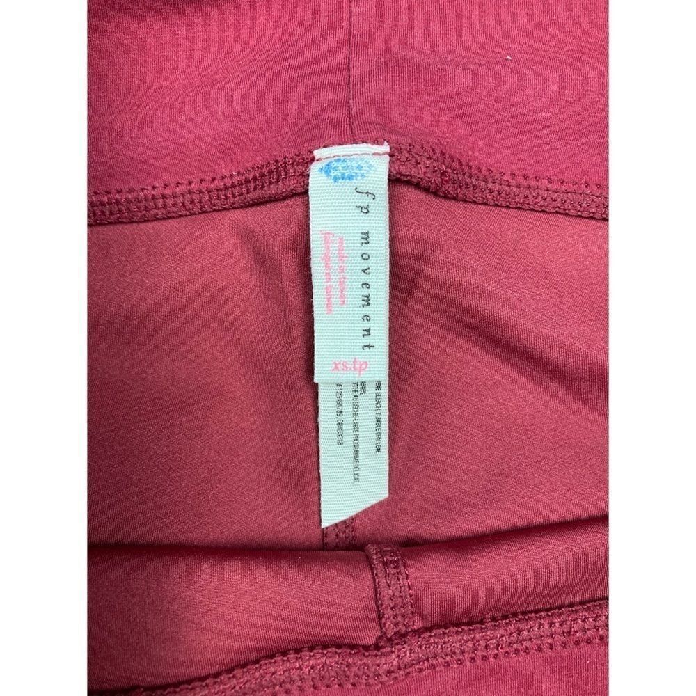 Free people movement turnout tie cropped leggings - Picture 5 of 5